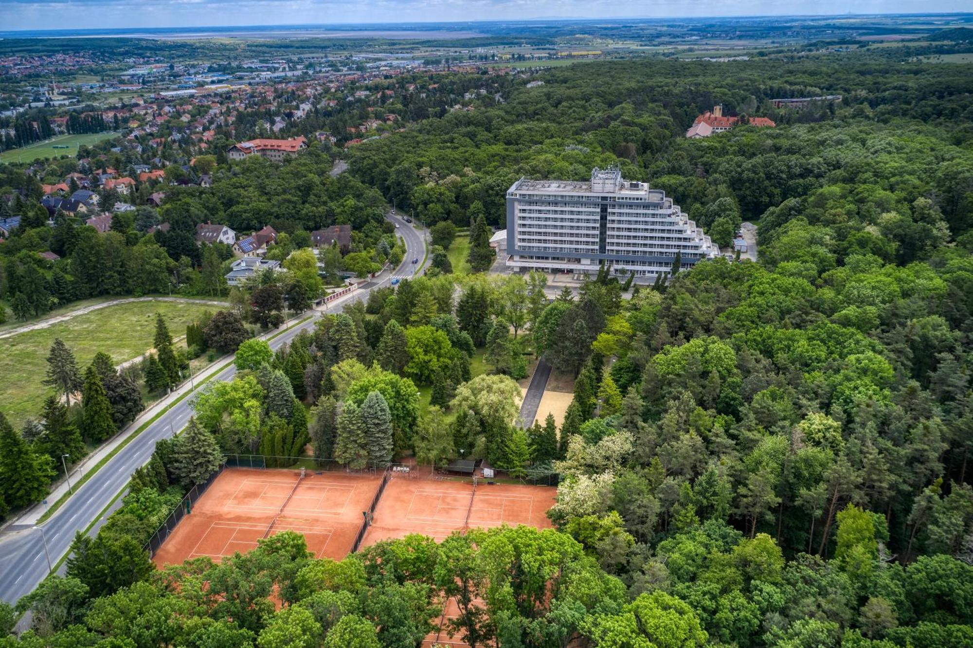 Hotel Szieszta Σόπρον Εξωτερικό φωτογραφία