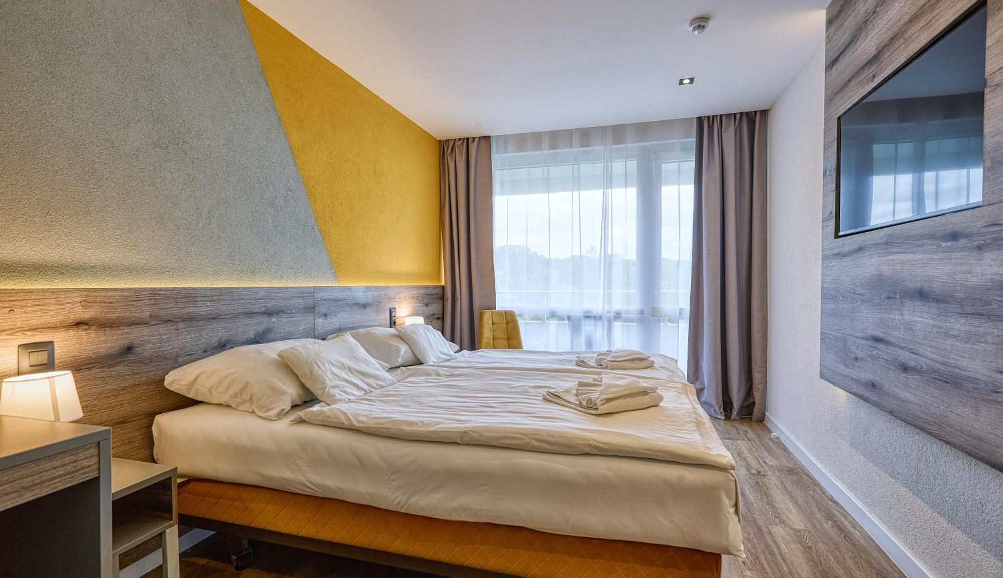 Hotel Szieszta Σόπρον Εξωτερικό φωτογραφία