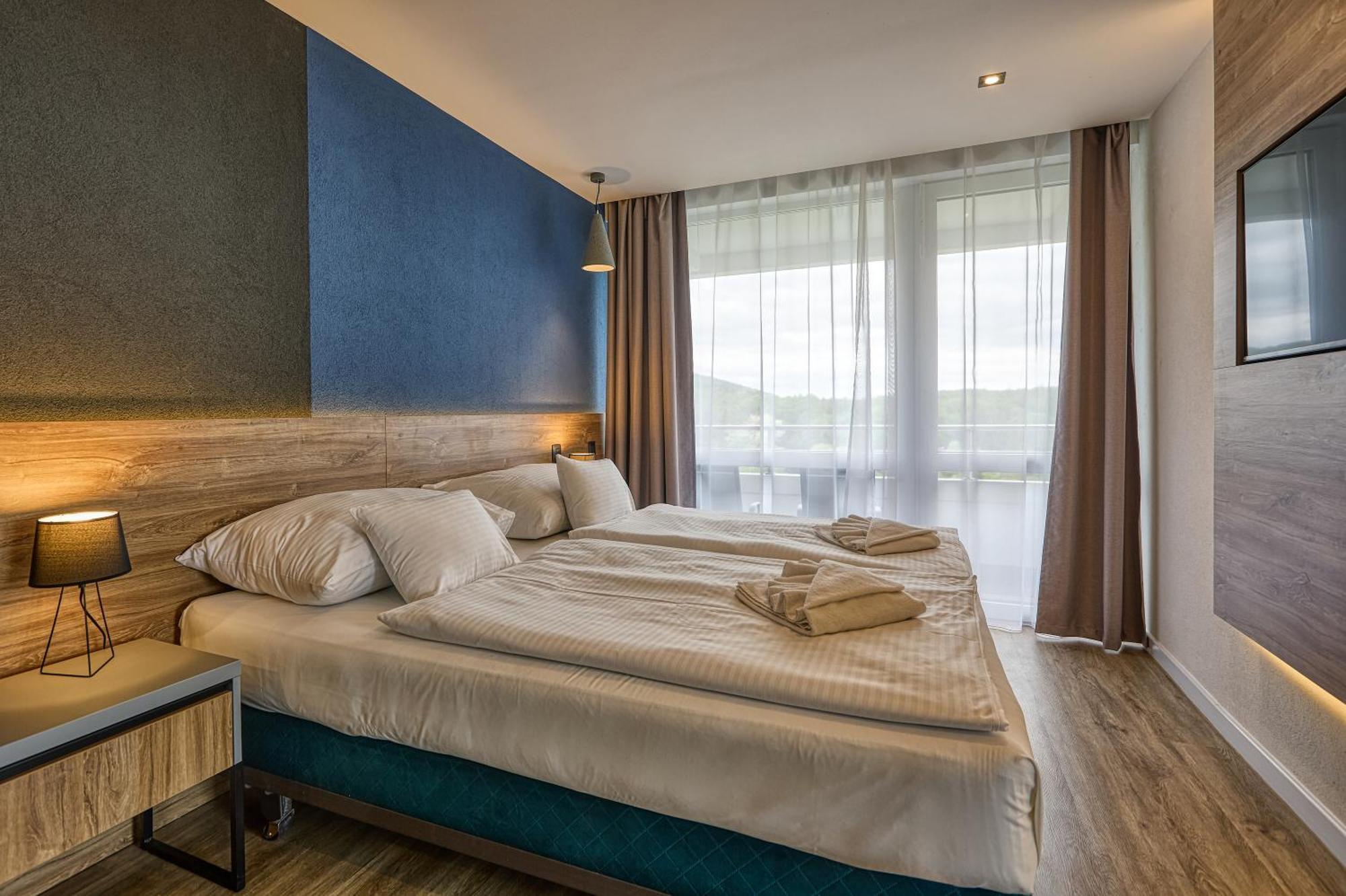 Hotel Szieszta Σόπρον Εξωτερικό φωτογραφία
