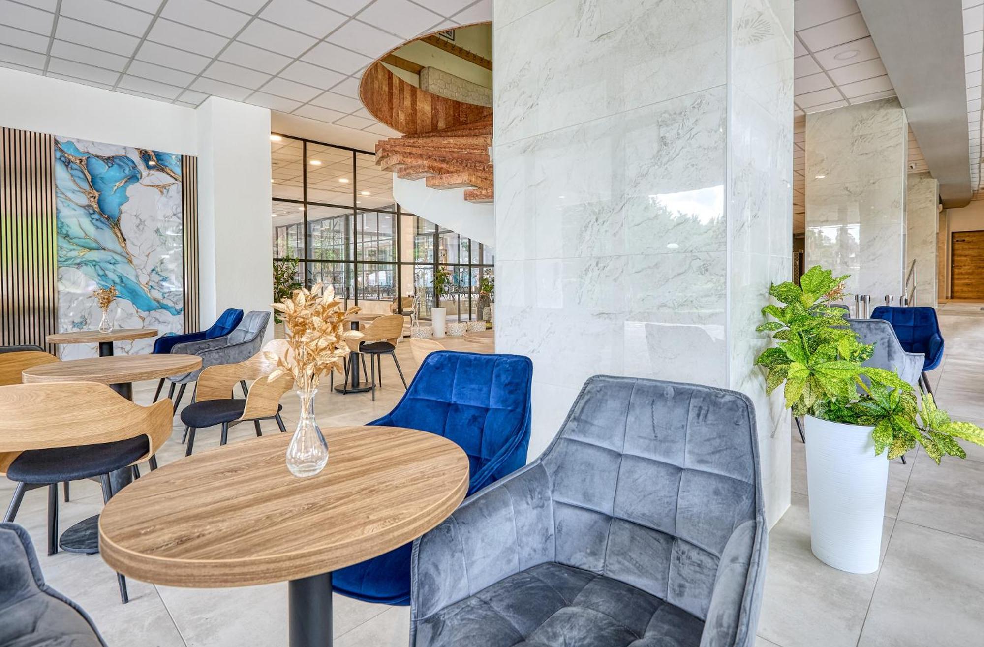 Hotel Szieszta Σόπρον Εξωτερικό φωτογραφία