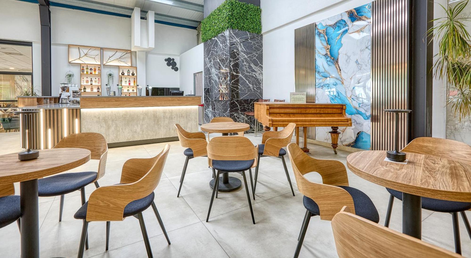 Hotel Szieszta Σόπρον Εξωτερικό φωτογραφία