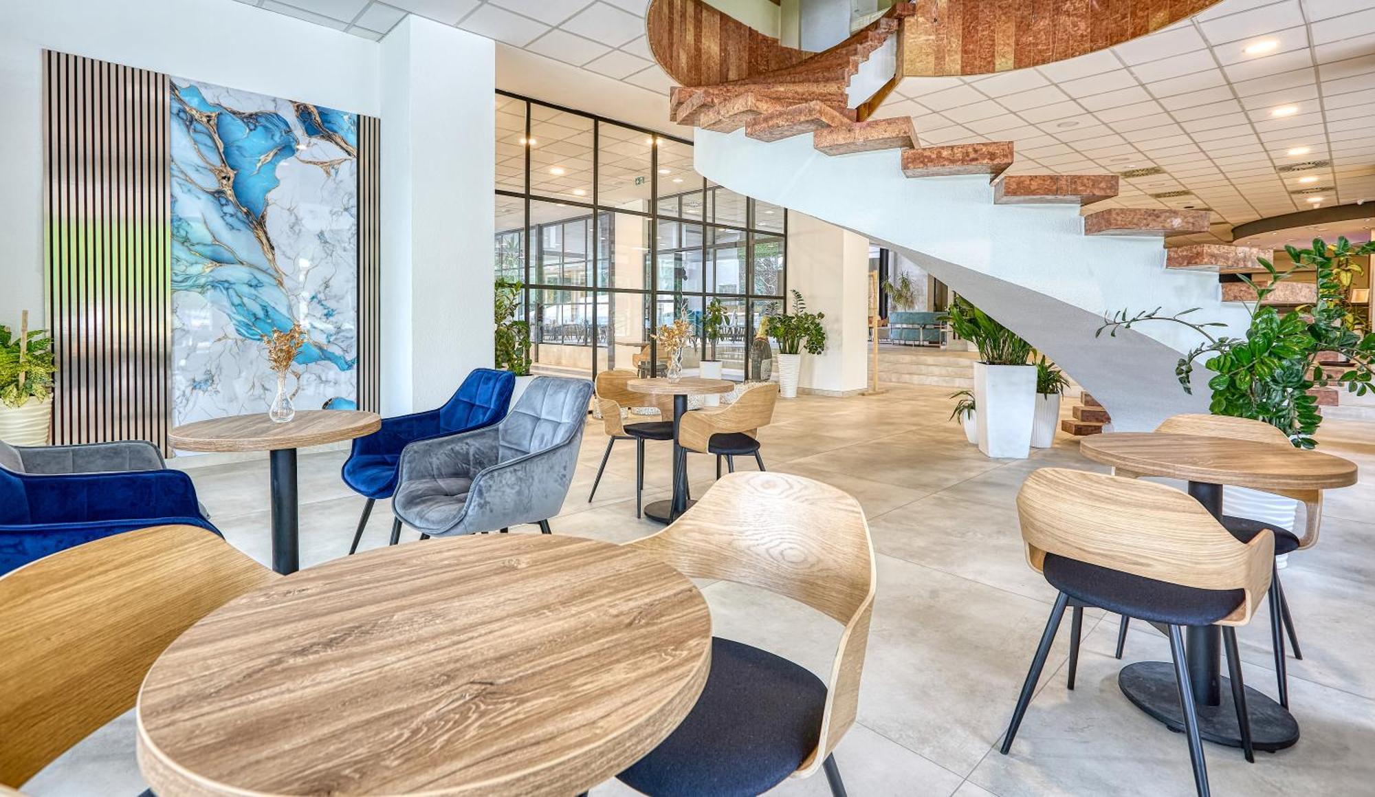Hotel Szieszta Σόπρον Εξωτερικό φωτογραφία