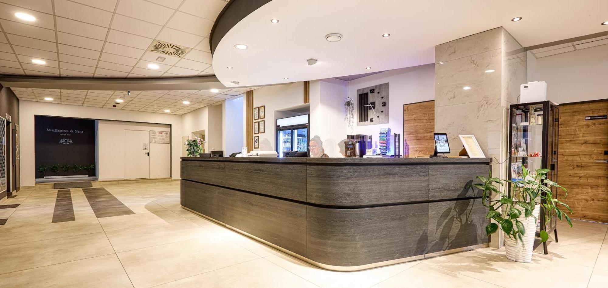 Hotel Szieszta Σόπρον Εξωτερικό φωτογραφία