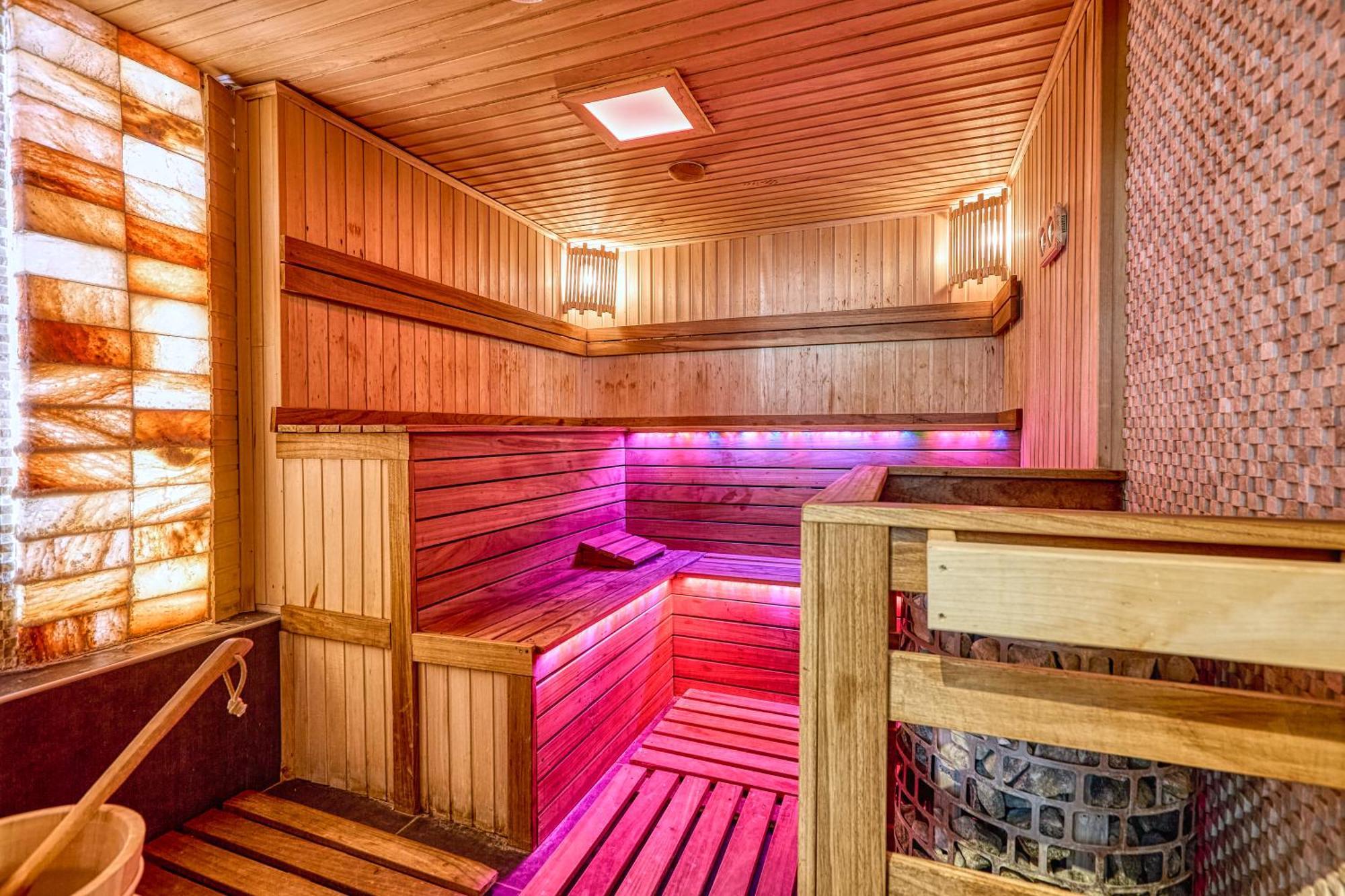 Hotel Szieszta Σόπρον Εξωτερικό φωτογραφία